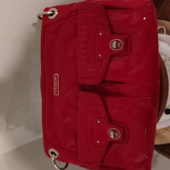 Coach Poppy Quilted Liquid Gloss Cherry Red Patent Leather Shoulder Bag Rare - Picture 8 of 17